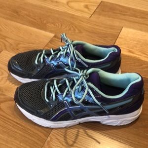 ASICS (Gel Contend 2) size 9 gently used tennis shoes